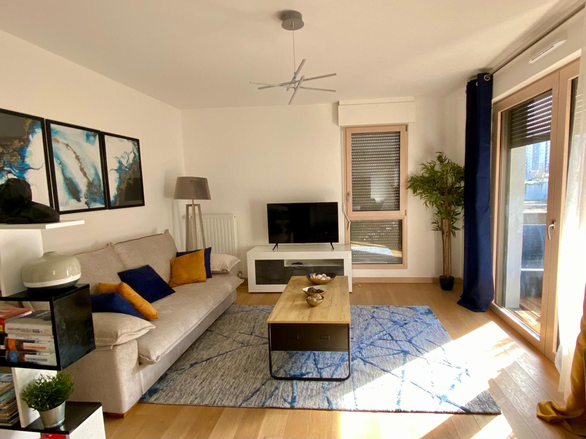 Loft Industriel A Cote De La Defense Apartment Nanterre Exterior photo